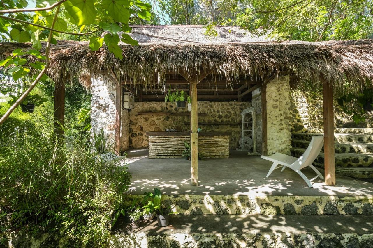 Salty Breeze Bali Hotel Ungasan  Exterior photo
