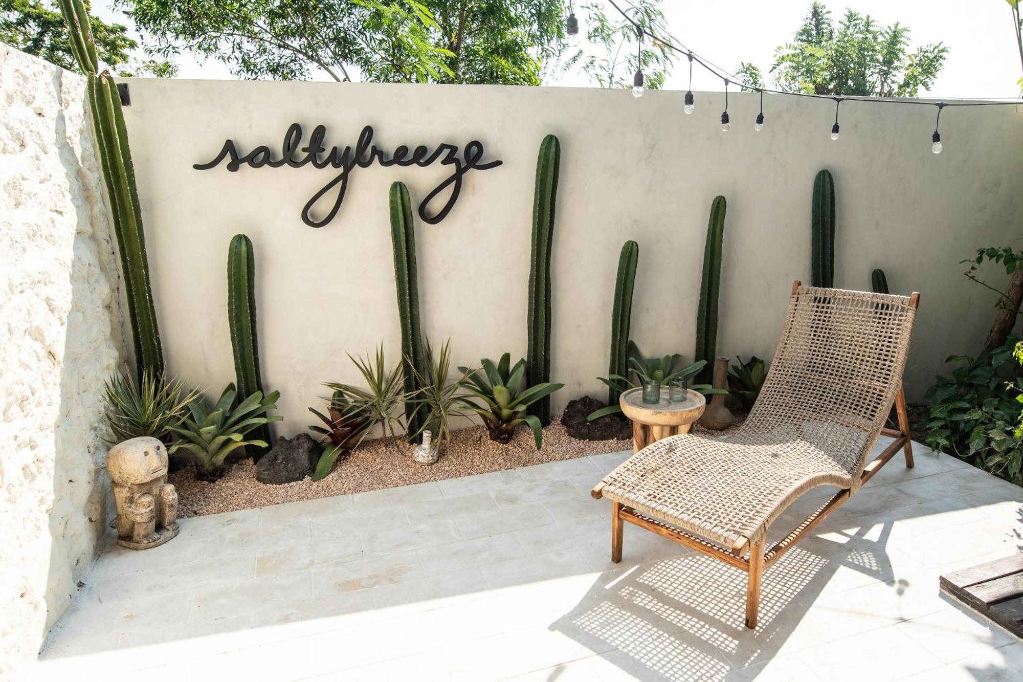 Salty Breeze Bali Hotel Ungasan  Exterior photo