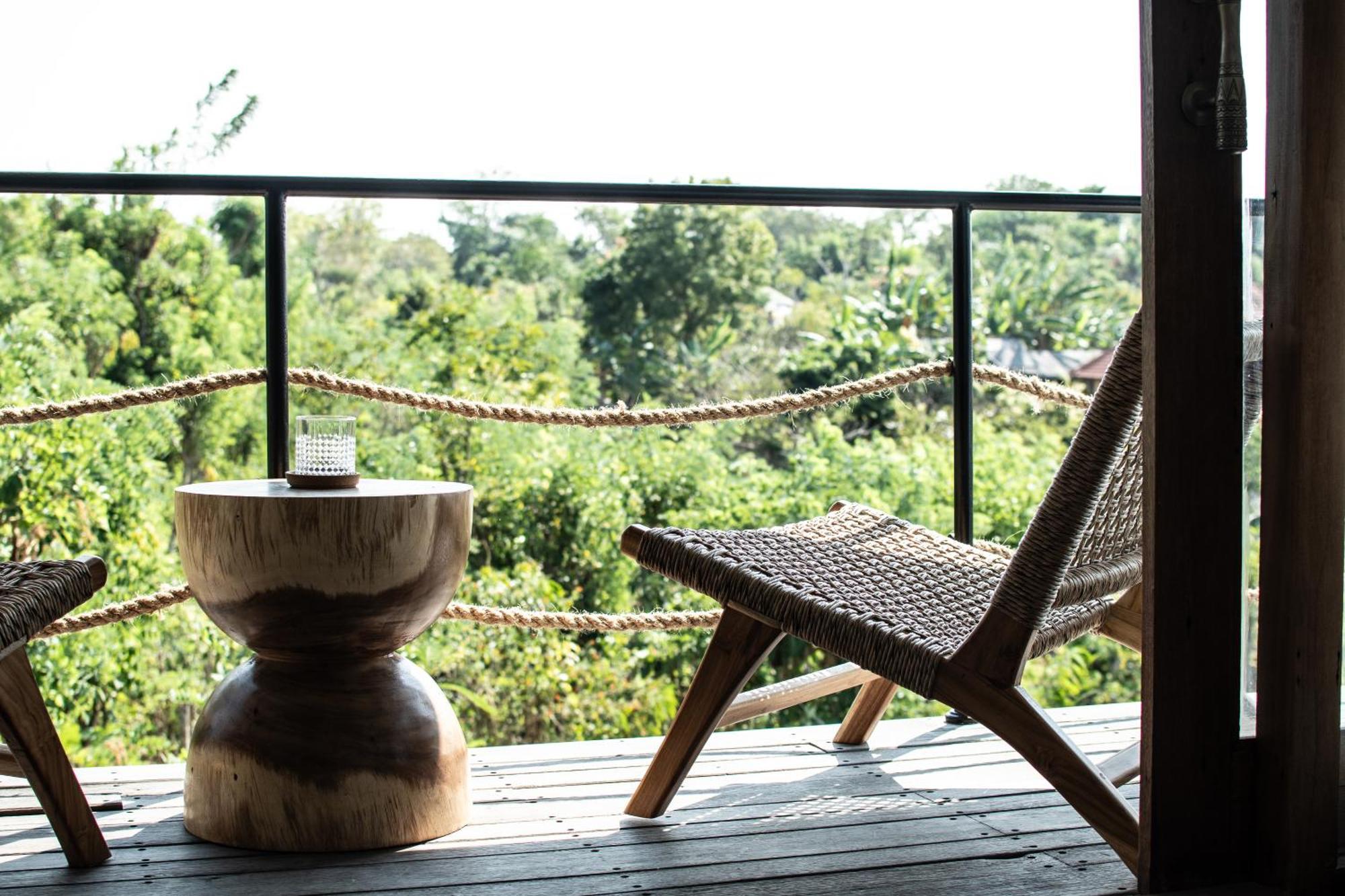 Salty Breeze Bali Hotel Ungasan  Exterior photo