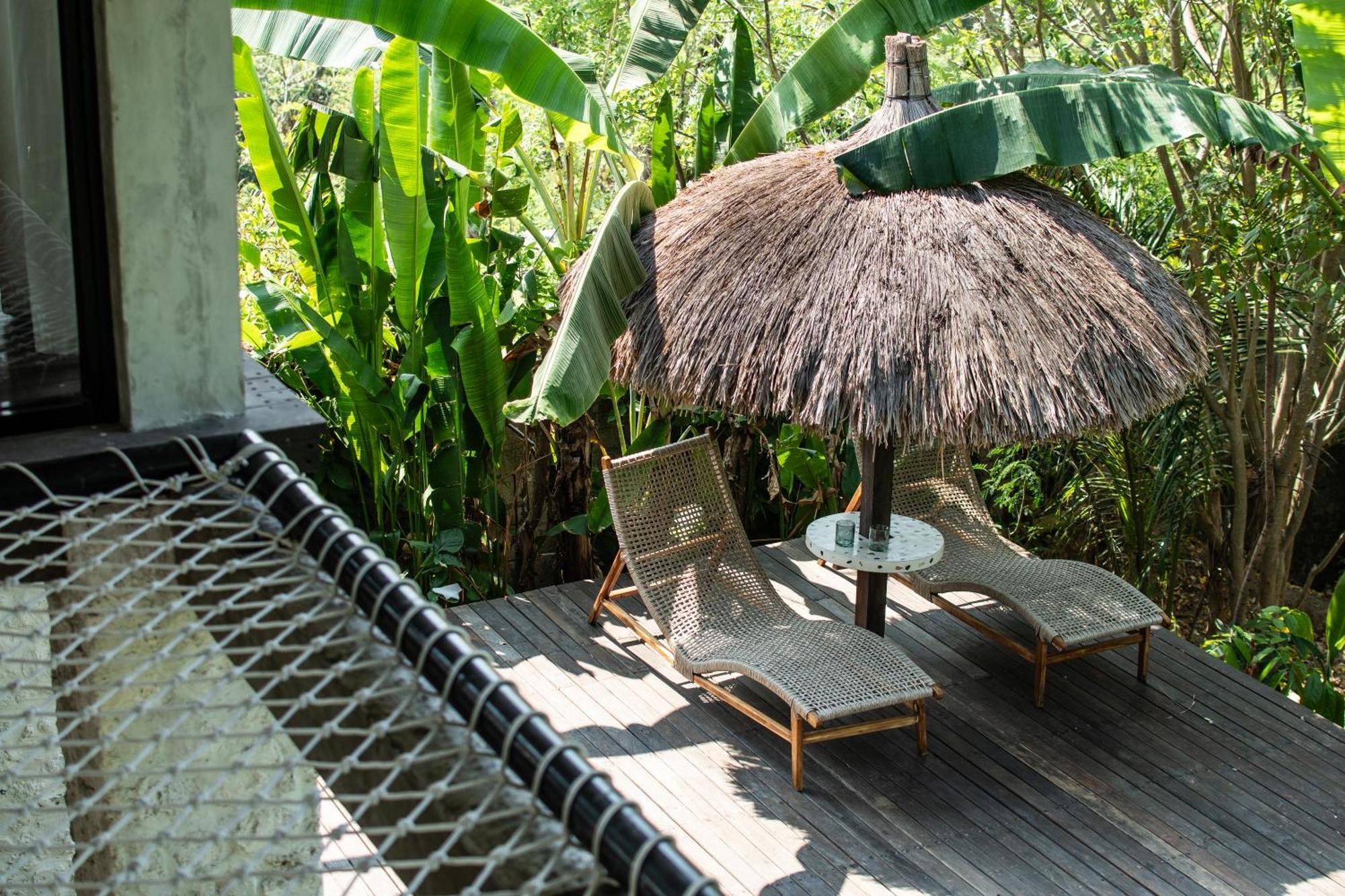 Salty Breeze Bali Hotel Ungasan  Exterior photo