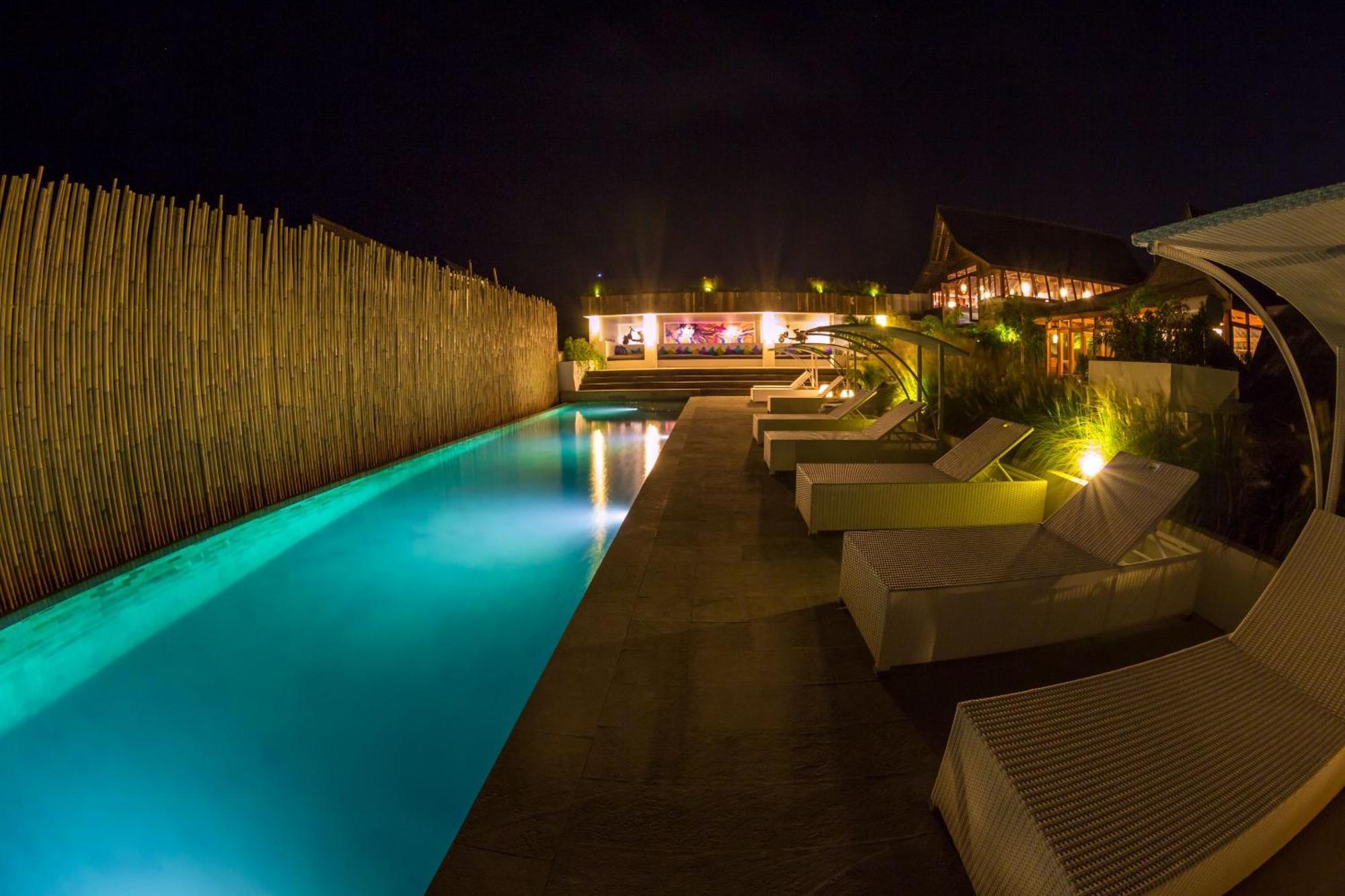 Salty Breeze Bali Hotel Ungasan  Exterior photo
